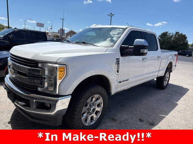 Ford Super Duty F-250 SRW Vehicle Image 02