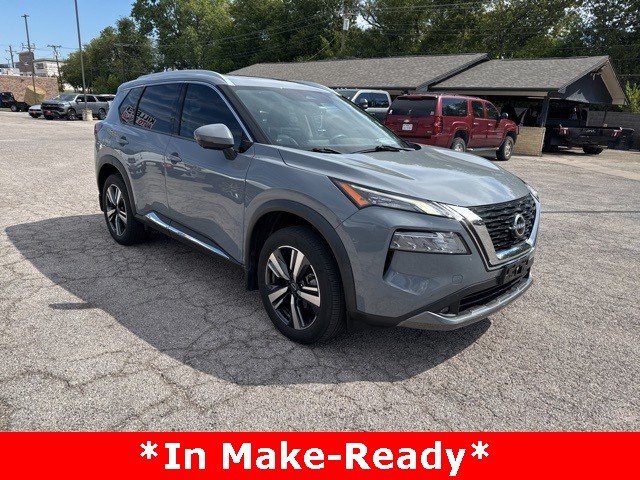 Nissan Rogue Vehicle Image 03