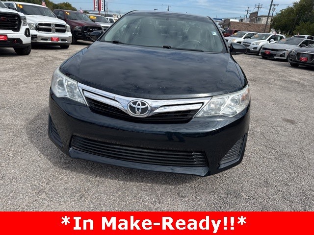 Toyota Camry Vehicle Image 02