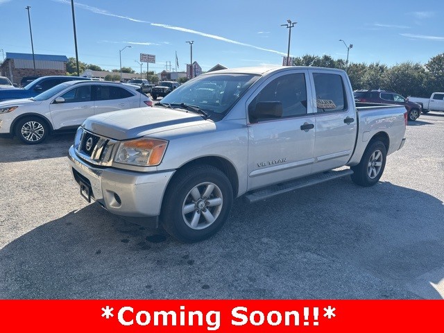 Nissan Titan Vehicle Image 02