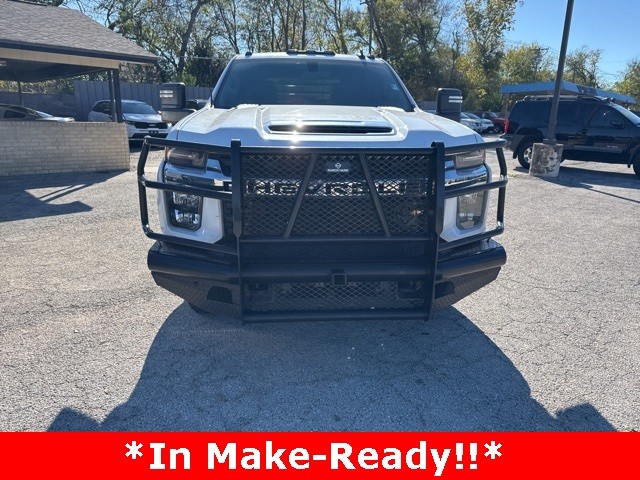 Chevrolet Silverado 3500HD CC Vehicle Image 03