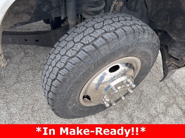 Ford Super Duty F-350 DRW Vehicle Image 03