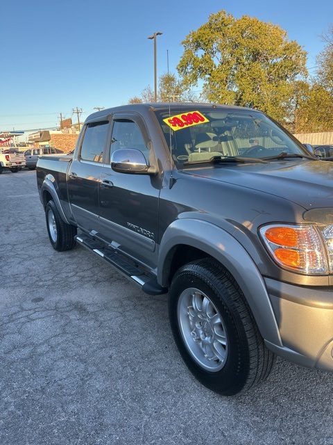 Toyota Tundra Vehicle Full-screen Gallery Image 03