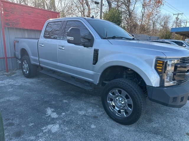 Ford Super Duty F-250 SRW Vehicle Image 02