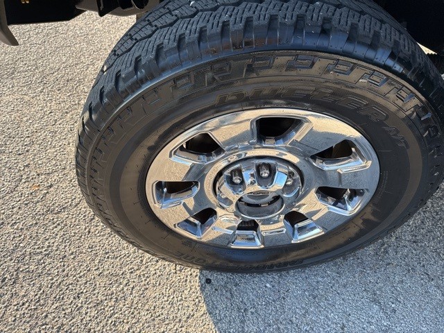 Ford Super Duty F-250 SRW Vehicle Full-screen Gallery Image 03