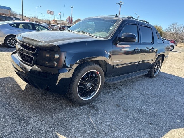 Chevrolet Avalanche Vehicle Image 02