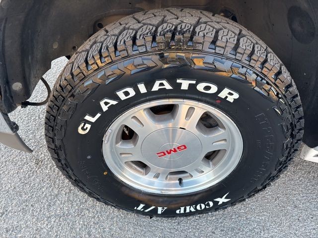 GMC Sierra 1500 Vehicle Image 03