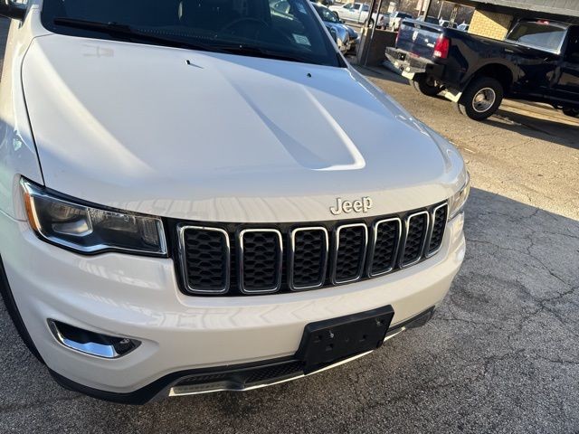 Jeep Grand Cherokee Vehicle Image 02