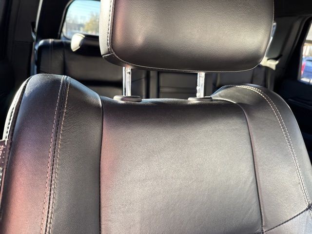 Jeep Grand Cherokee Vehicle Image 03