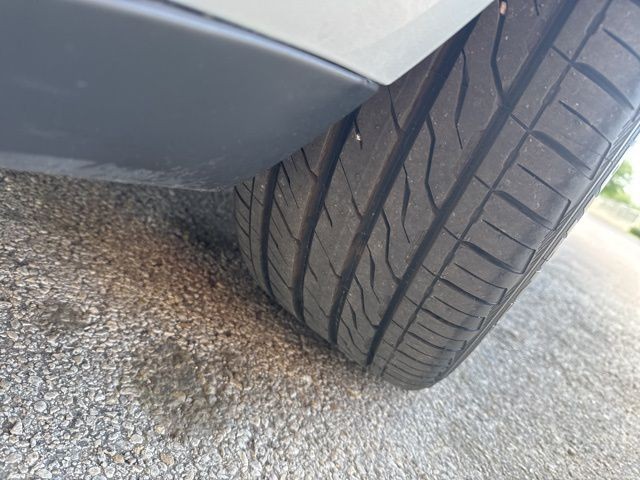 Dodge Challenger Vehicle Full-screen Gallery Image 03