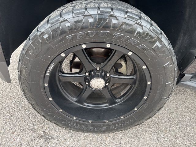 Chevrolet Tahoe Vehicle Full-screen Gallery Image 03