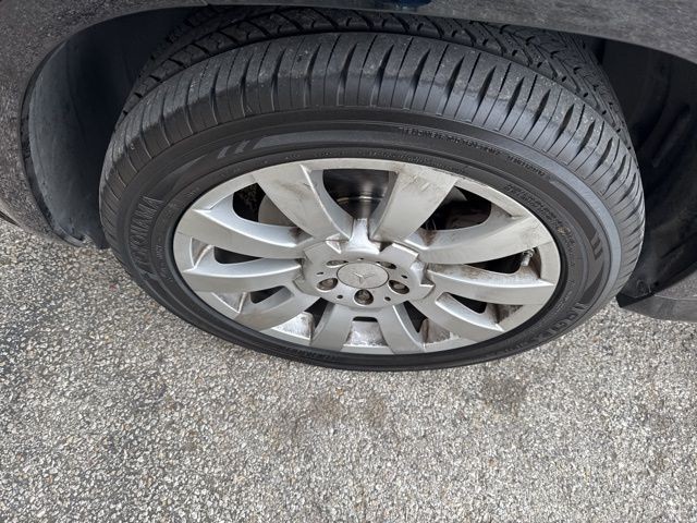 Mercedes-Benz GLK-Class Vehicle Image 02