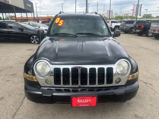 Jeep Liberty Vehicle Full-screen Gallery Image 03