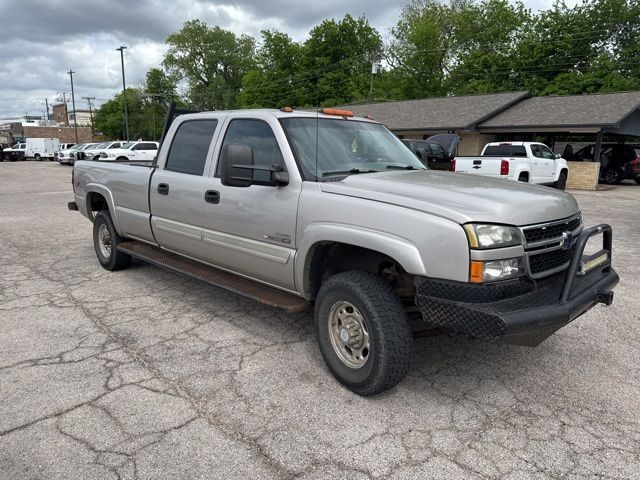 Chevrolet Silverado 2500HD Vehicle Full-screen Gallery Image 03