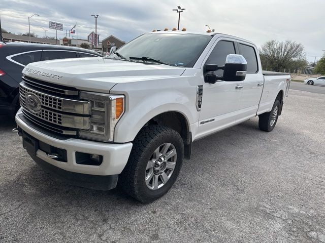 Ford Super Duty F-350 SRW Vehicle Image 02