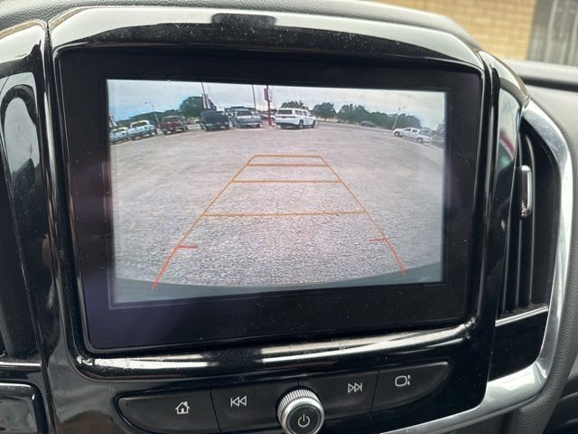 Chevrolet Traverse Vehicle Image 02