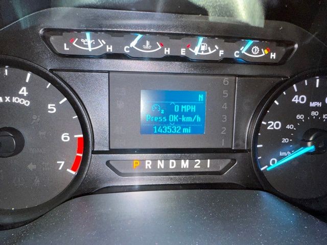 Ford Super Duty F-250 SRW Vehicle Full-screen Gallery Image 03