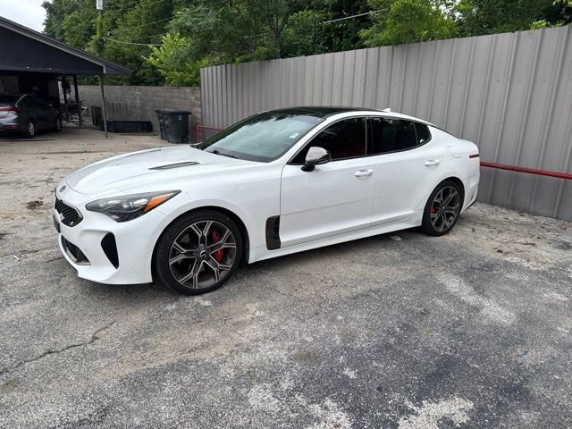 Kia Stinger Vehicle Full-screen Gallery Image 03