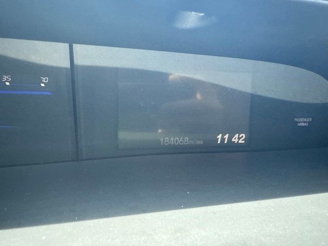 Honda Civic Sedan Vehicle Full-screen Gallery Image 02