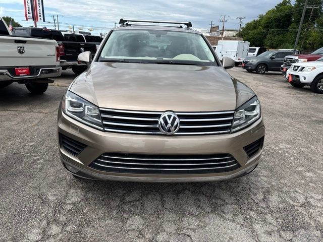 Volkswagen Touareg Vehicle Image 03
