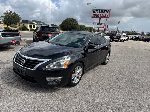 Nissan Altima Sedan Vehicle Image 02