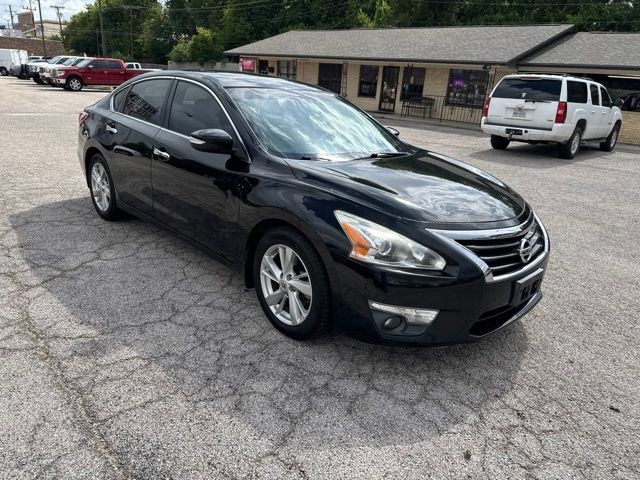 Nissan Altima Sedan Vehicle Image 03