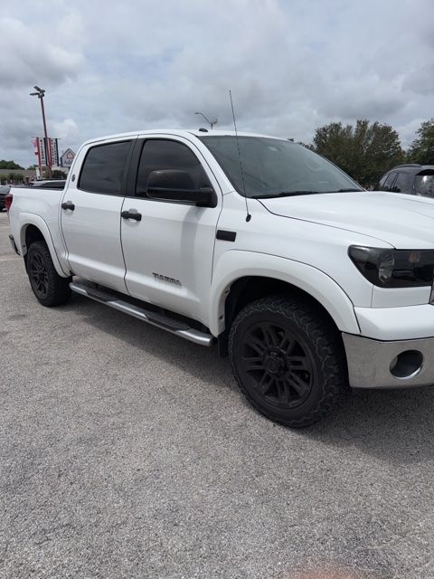 Toyota Tundra 4WD Vehicle Image 02