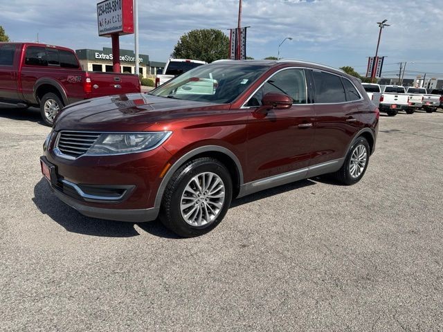 Lincoln MKX Vehicle Full-screen Gallery Image 03