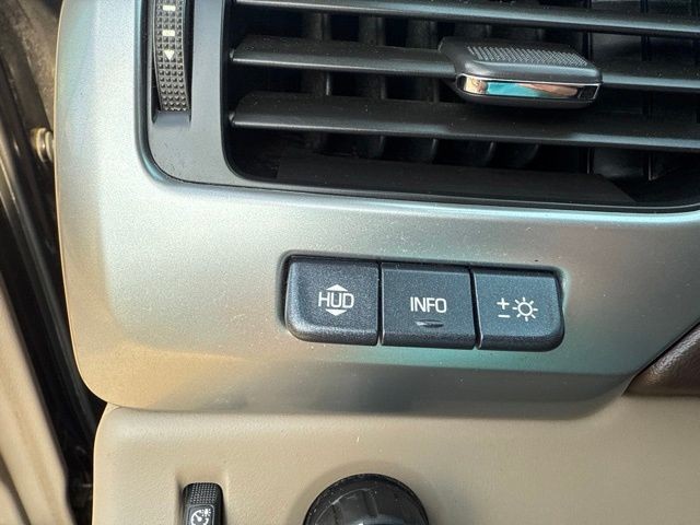 Chevrolet Tahoe Vehicle Full-screen Gallery Image 03