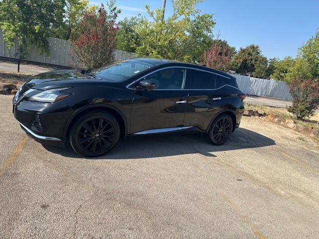 Nissan Murano Vehicle Full-screen Gallery Image 02