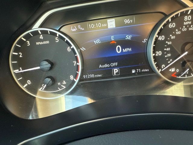 Nissan Murano Vehicle Full-screen Gallery Image 03
