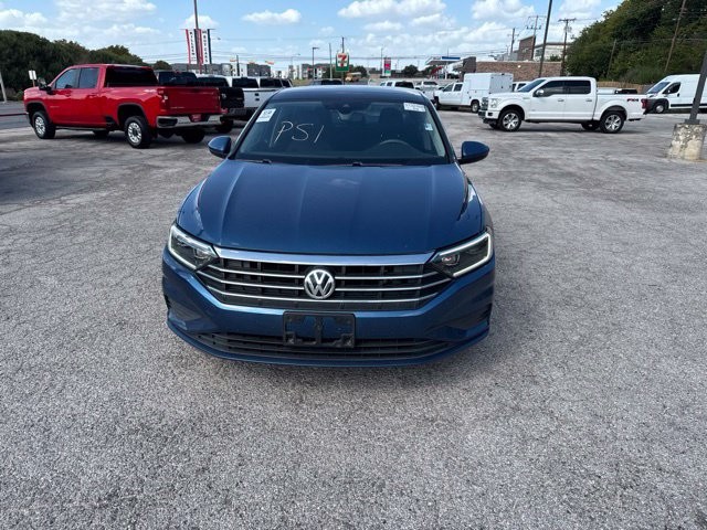 Volkswagen Jetta Vehicle Image 02