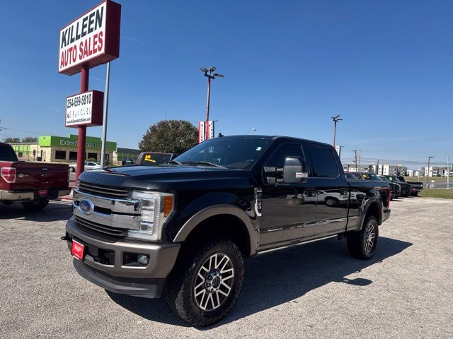 Ford Super Duty F-250 SRW Vehicle Full-screen Gallery Image 02