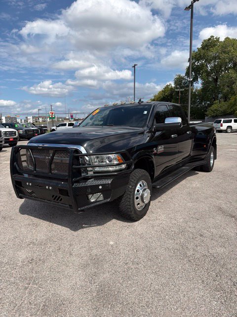 Ram 3500 Vehicle Full-screen Gallery Image 03