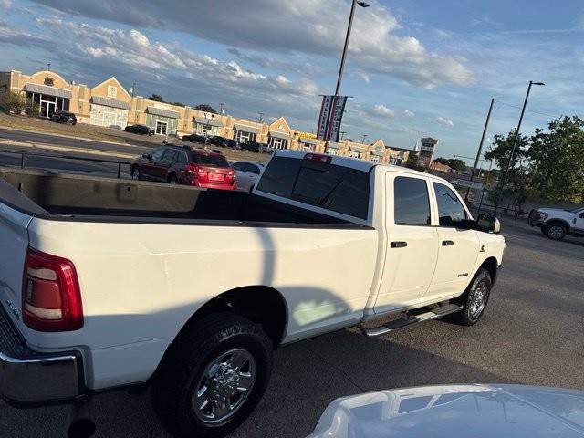 Ram 2500 Vehicle Full-screen Gallery Image 03