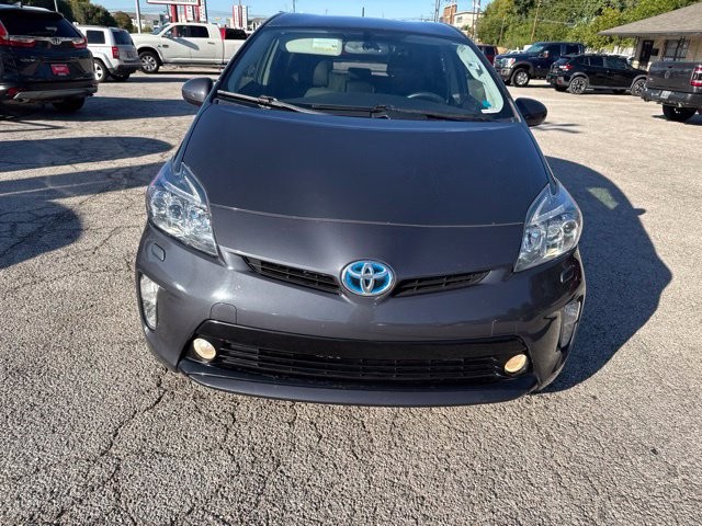 Toyota Prius Vehicle Full-screen Gallery Image 02