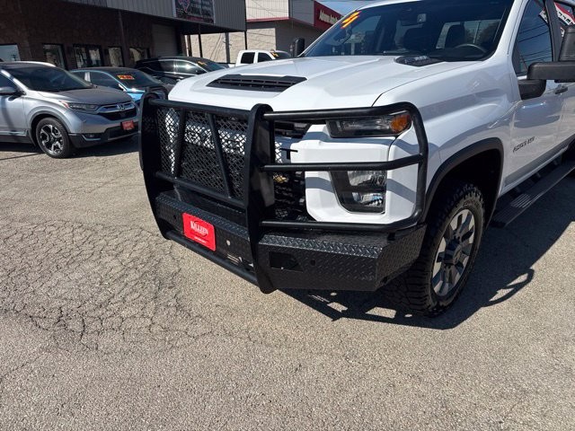 Chevrolet Silverado 2500HD Vehicle Full-screen Gallery Image 02