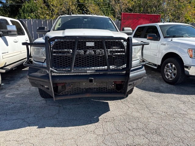 Ram 2500 Vehicle Full-screen Gallery Image 02