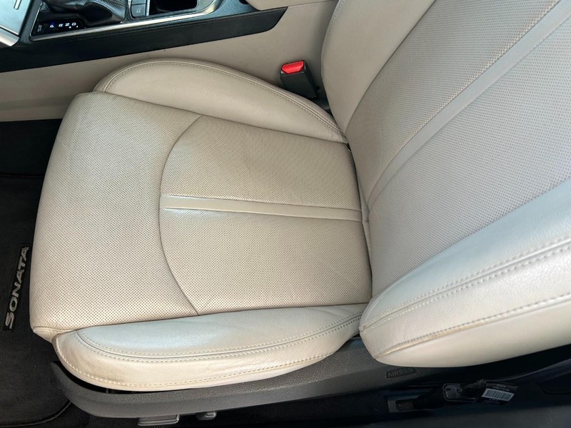 Hyundai Sonata Vehicle Full-screen Gallery Image 15