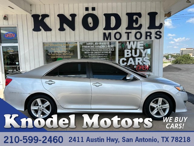 2013 Toyota Camry SE at Knodel Motors in San Antonio TX
