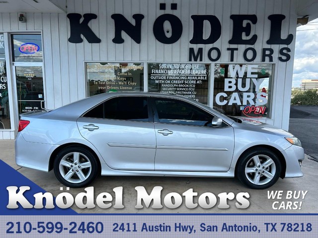 2014 Toyota Camry SE at Knodel Motors in San Antonio TX