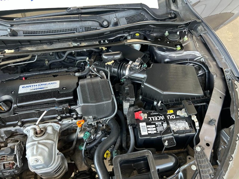 Honda Accord Sedan Vehicle Full-screen Gallery Image 10