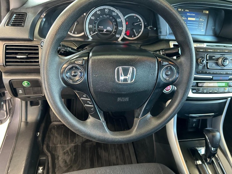 Honda Accord Sedan Vehicle Full-screen Gallery Image 13