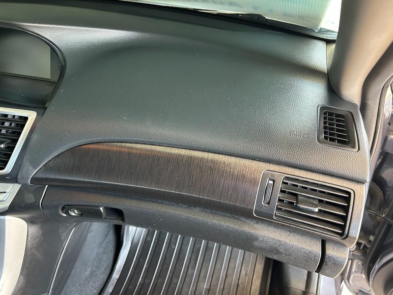 Honda Accord Sedan Vehicle Full-screen Gallery Image 22