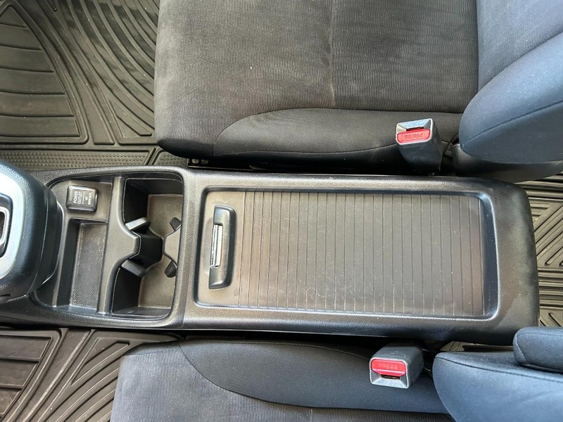 Honda CR-V Vehicle Full-screen Gallery Image 13