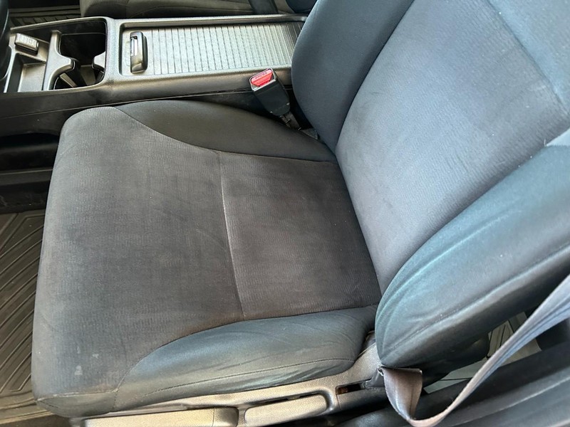 Honda CR-V Vehicle Full-screen Gallery Image 14