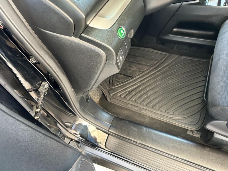 Honda CR-V Vehicle Full-screen Gallery Image 15