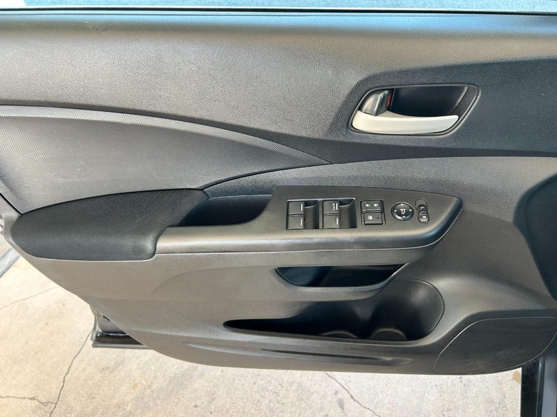 Honda CR-V Vehicle Full-screen Gallery Image 16