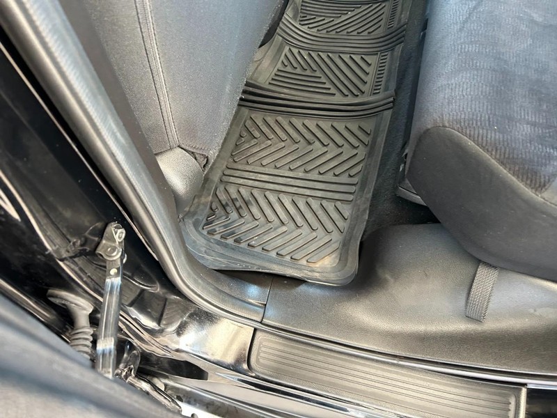 Honda CR-V Vehicle Full-screen Gallery Image 18