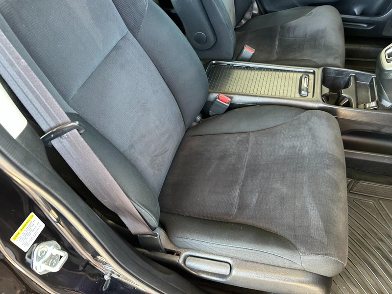 Honda CR-V Vehicle Full-screen Gallery Image 23